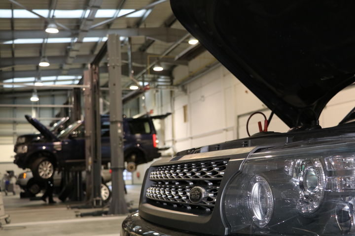 Land Rover Servicing | New Car Dealership Offers Ireland | Joe Duffy