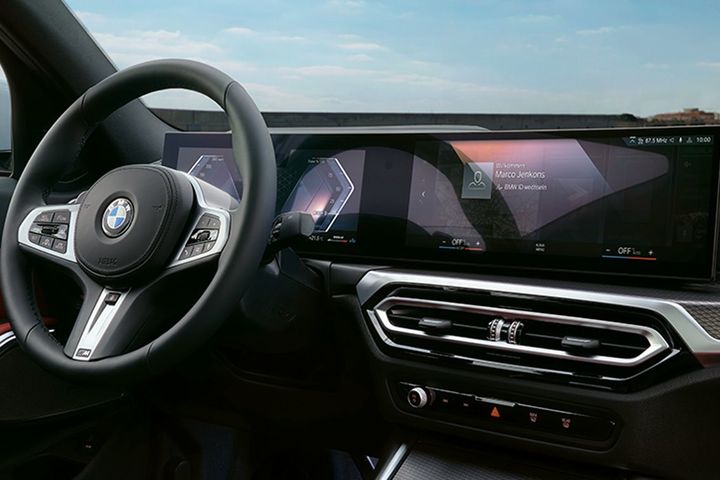 DIGITAL TECHNOLOGIES IN THE NEW BMW 3 SERIES SALOON. image