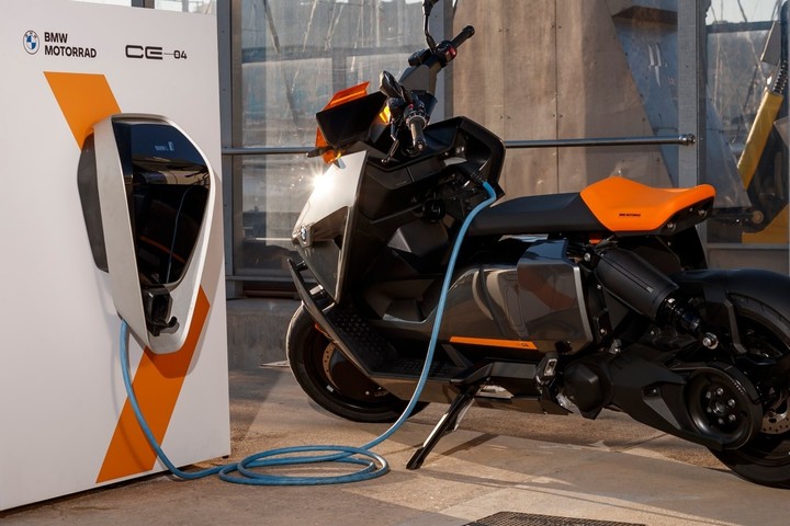 Revolution meets evolution image