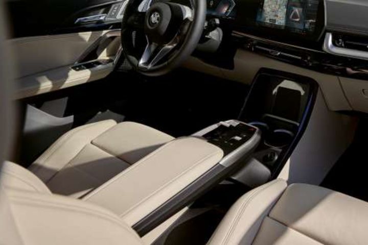 Modern central console image