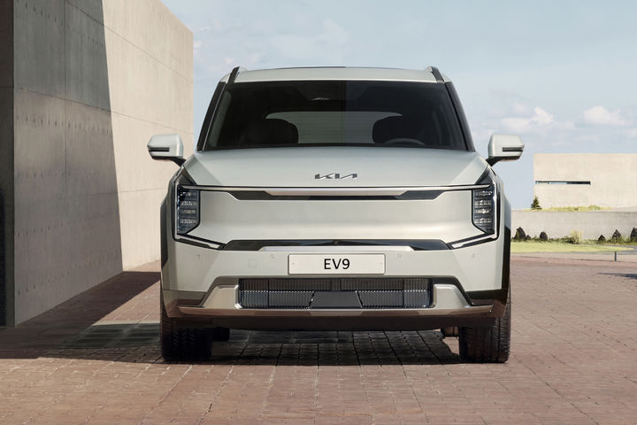 Interior design: new social space with enhanced comfort and technology image