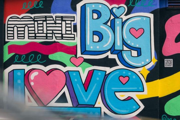 ABOUT BIG LOVE. image