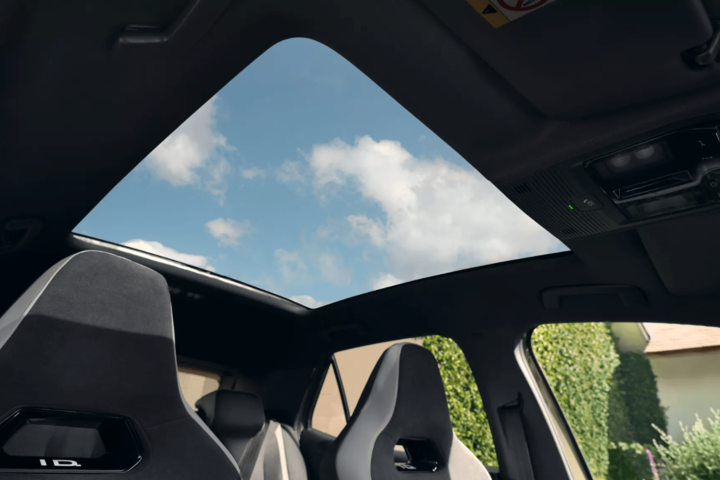 Panoramic Sunroof image