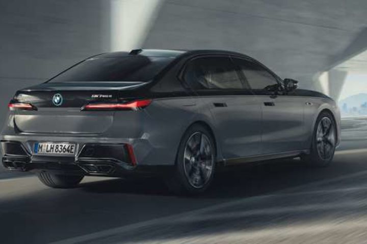 THE M PERFORMANCE PACKAGE. image