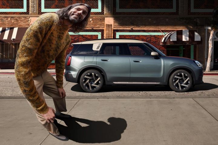 CONTEMPORARY MINI-MALISM. image