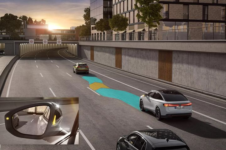 Eyes on your blind spot. image