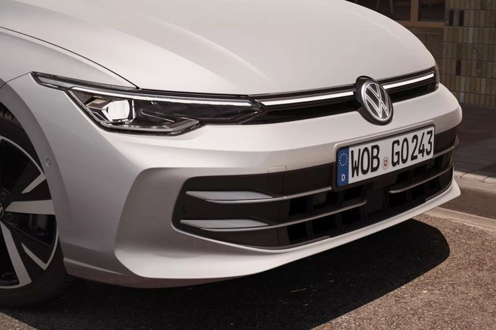 Your Golf. Always in the best light – but without dazzling. image