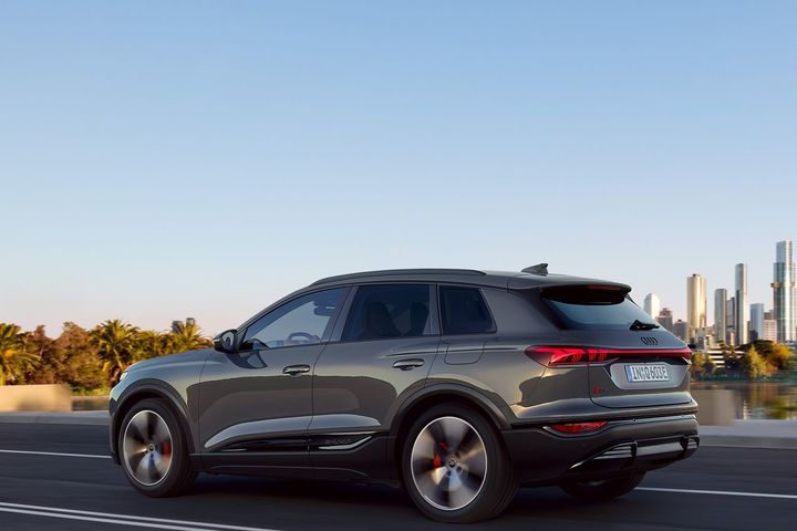 edition one grey. image