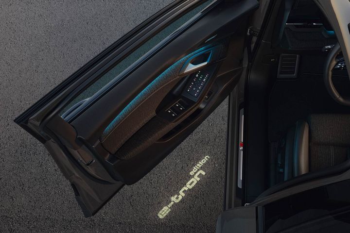 An illuminating statement – really exclusive. image