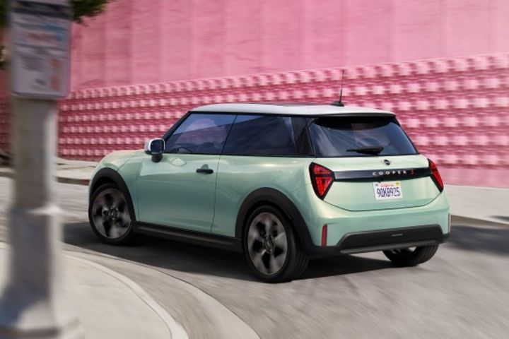 AGILITY AND AERODYNAMICS. image