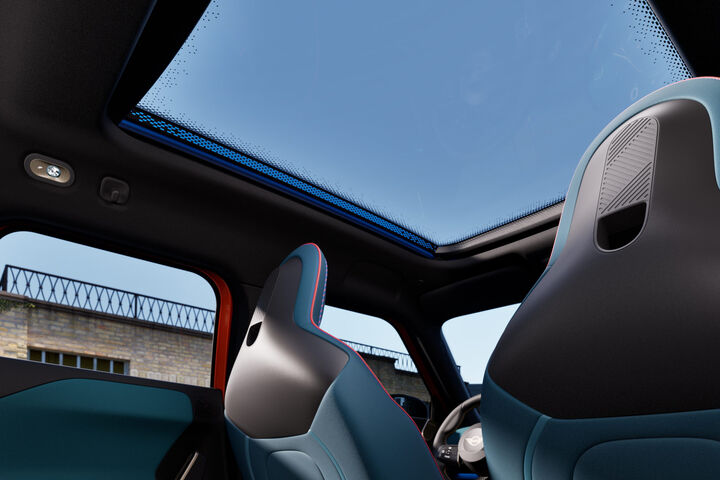 PANORAMIC SKY ROOF. image