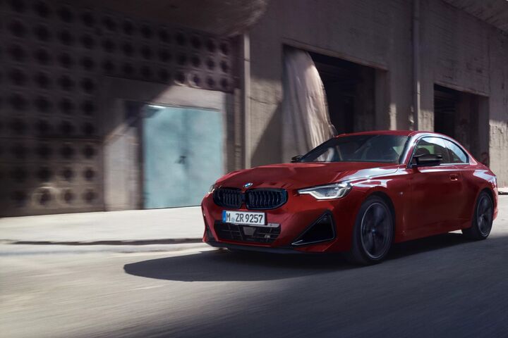 BMW M240i xDrive Coupé. image