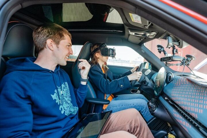 THE MIXED REALITY EXPERIENCE. image