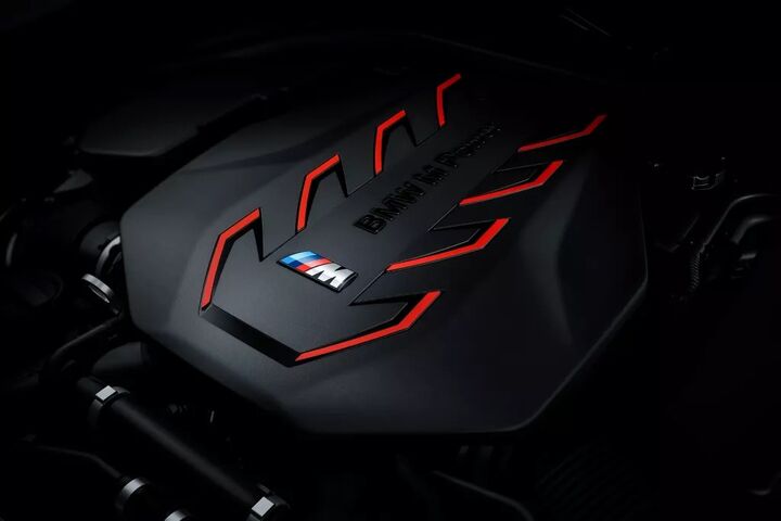 Powerful M Hybrid driving pleasure. image