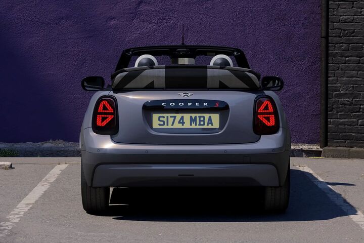 LOADING’S A BREEZE. image