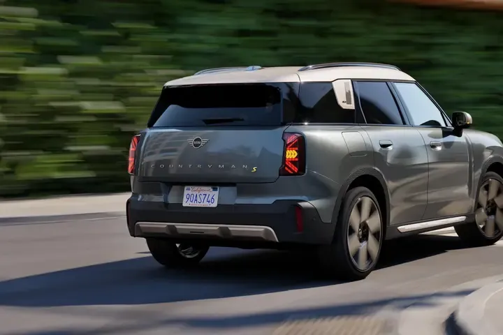 MINI Countryman – The Ultimate Adventurer 🌍 image