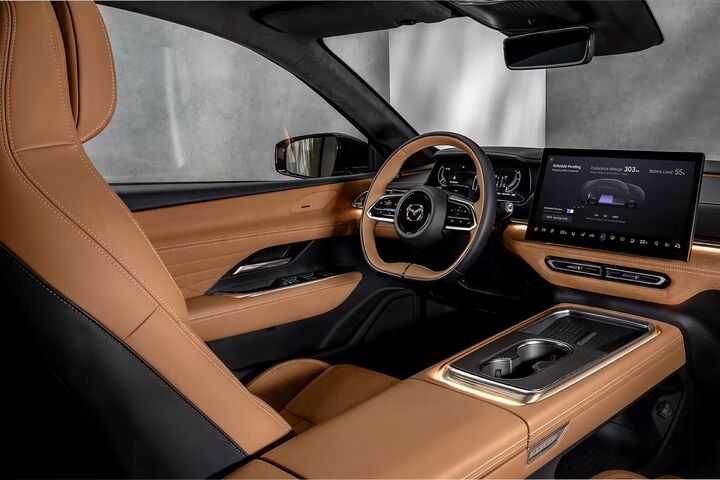 TECHNOLOGY AND MINIMALIST ELEGANCE image