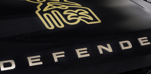 DEFENDER REVEALS UNIQUE DEFENDER 110 TO SHOWCASE RUGBY WORLD CUP TROPHY ON COUNTDOWN TOUR image