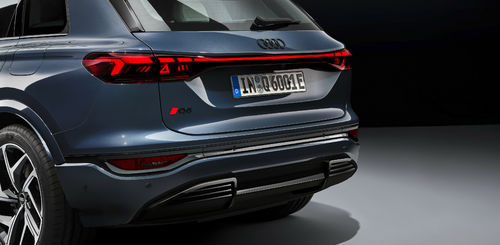 Audi Q6 e-tron: World first in lighting technology image