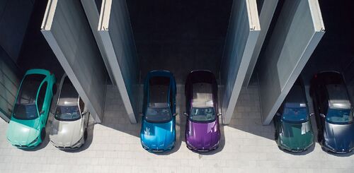 BMW INDIVIDUAL PAINT FINISHES: A VERSATILE EXPRESSION OF YOUR PERSONALITY. image