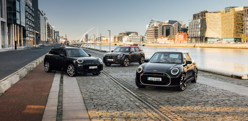 261 MINI Finance Offers – Get more MINI for less! image