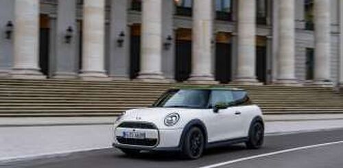 25 years. Millions of smiles. One unmistakable MINI spirit. image
