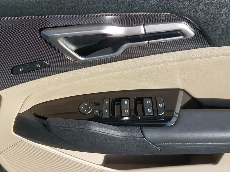 More views of Kia Sportage