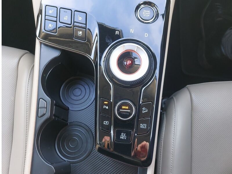 More views of Kia Sportage