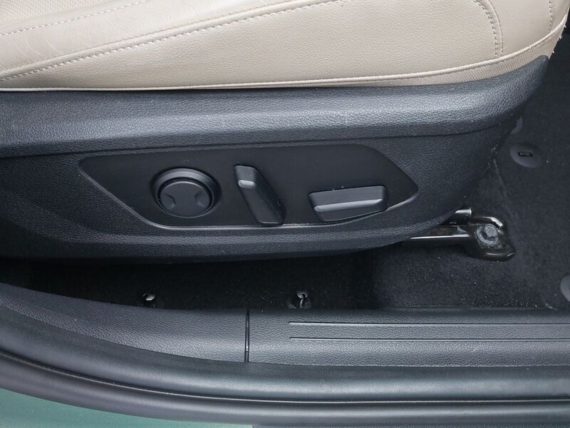 More views of Kia Sportage