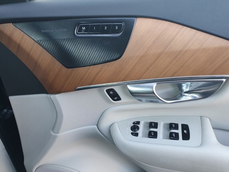 More views of Volvo XC90