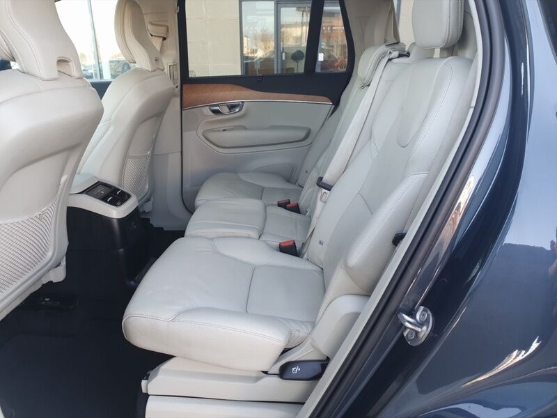 More views of Volvo XC90