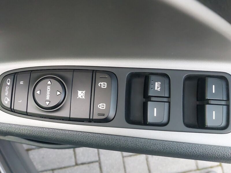 More views of Kia e-Niro