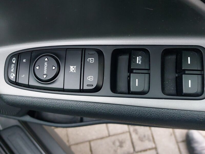 More views of Kia e-Niro