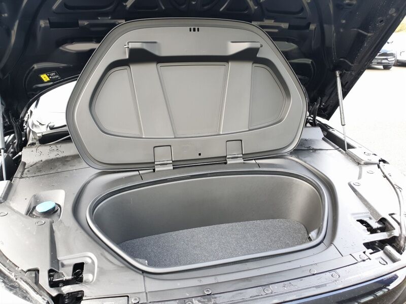 More views of Volvo EC40