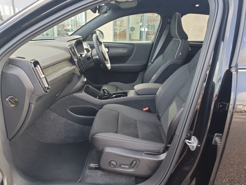 More views of Volvo EC40