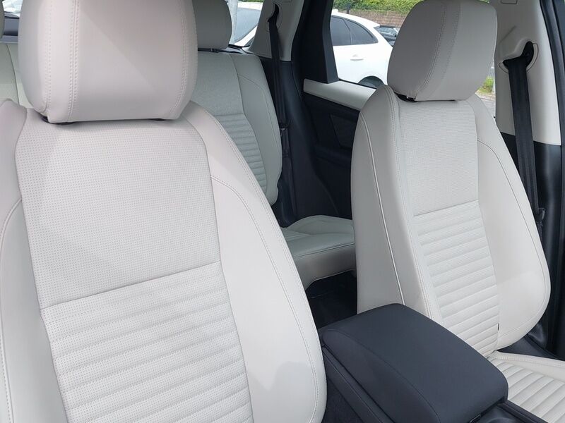 More views of Land Rover Discovery Sport