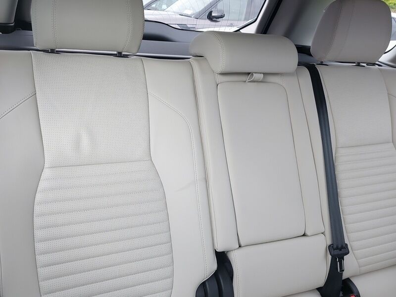 More views of Land Rover Discovery Sport