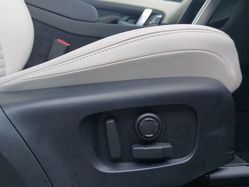 More views of Land Rover Discovery Sport