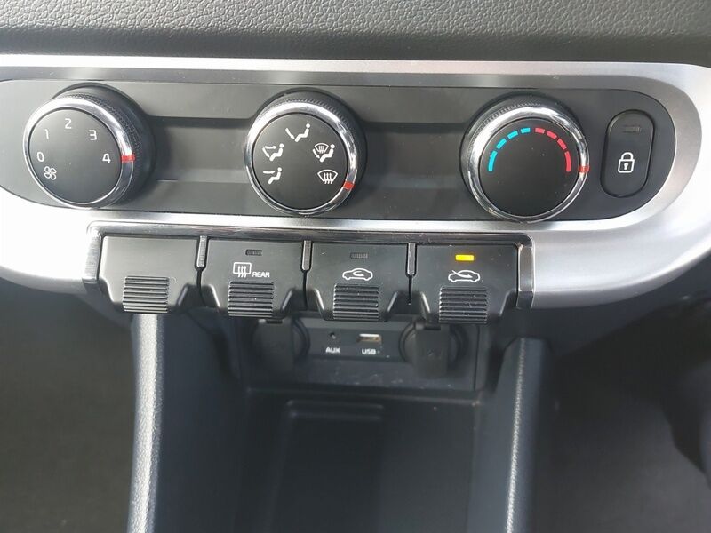 More views of Kia Rio