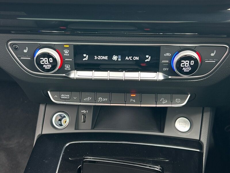 More views of Audi Q5