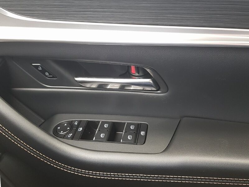 More views of Mazda CX-80