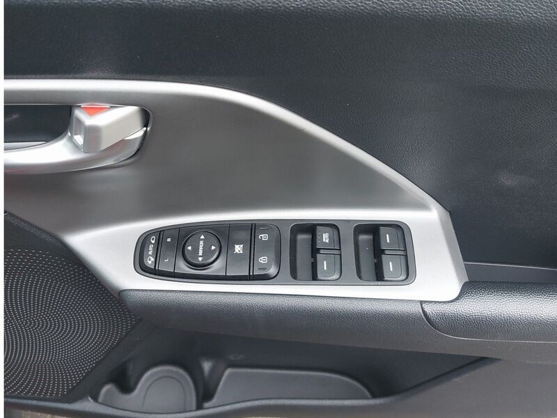 More views of Kia e-Niro