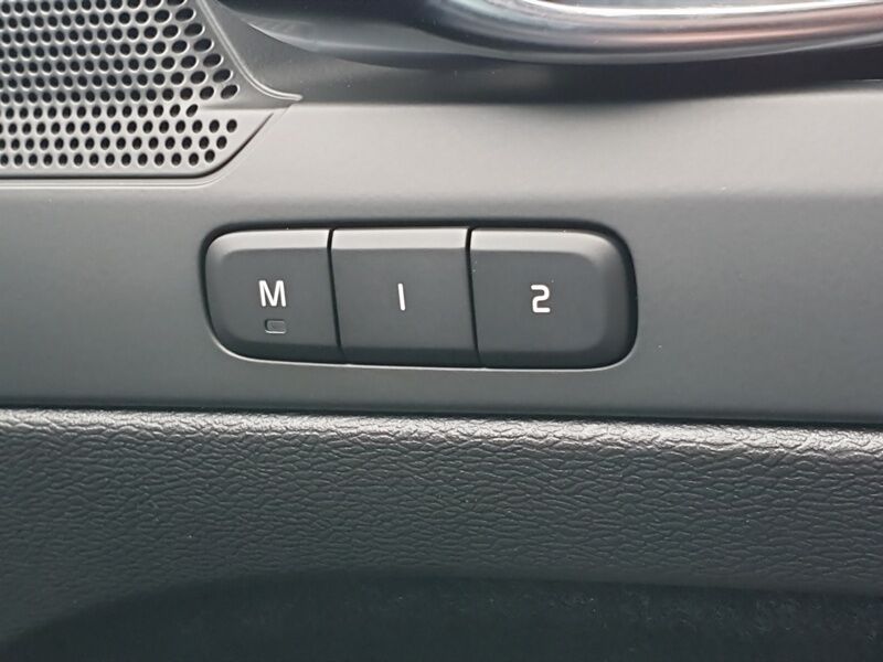 More views of Volvo EC40