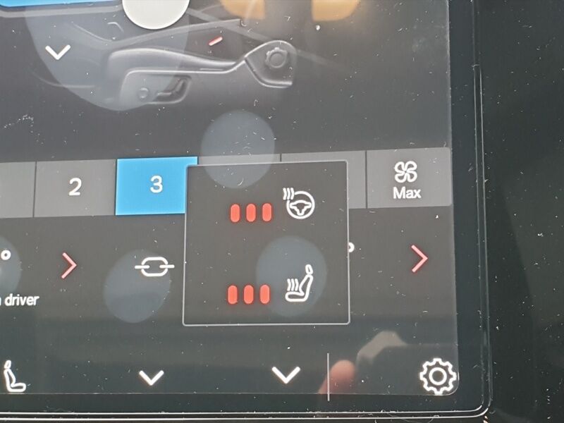 More views of Volvo EC40