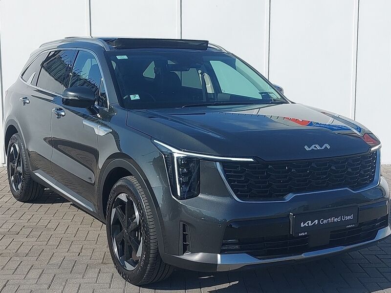 More views of Kia Sorento