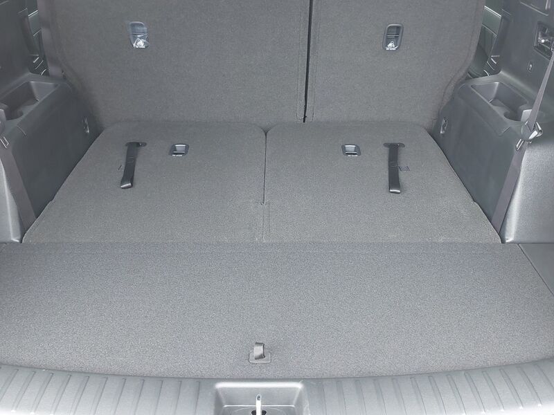 More views of Kia Sorento