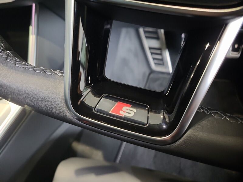 More views of Audi A6