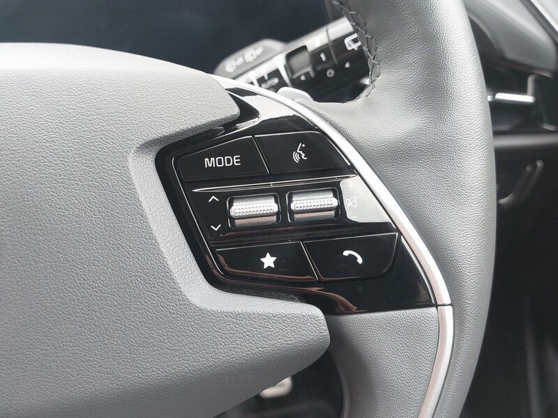 More views of Kia Niro