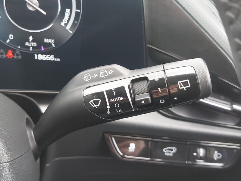 More views of Kia Niro