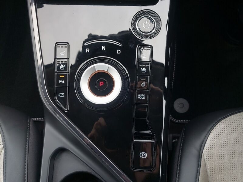 More views of Kia Niro